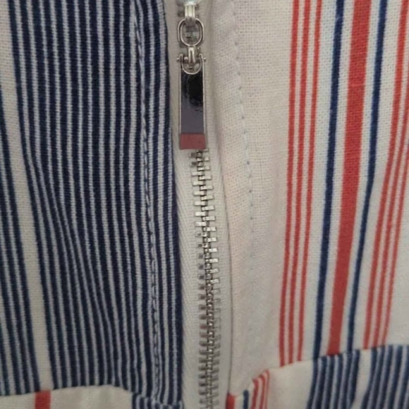 💲⬇️Striped Jumpsuit with Open Bow Detail And Zip Back - Picture 6 of 8